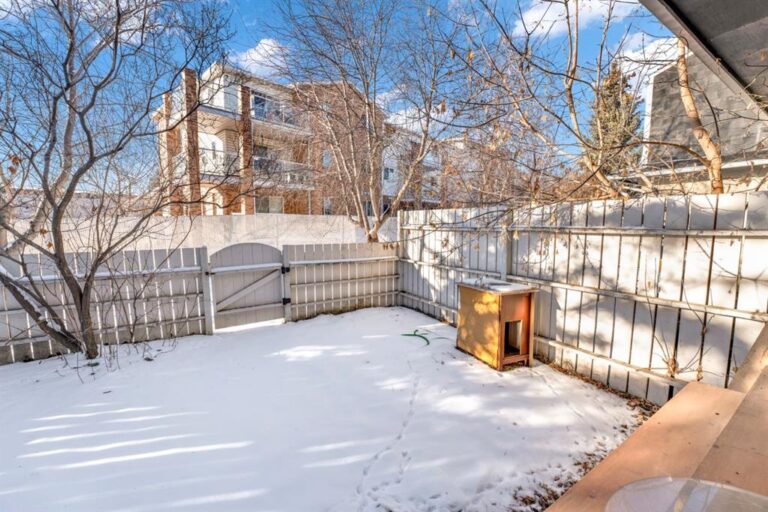 175 Manora Place NE #18