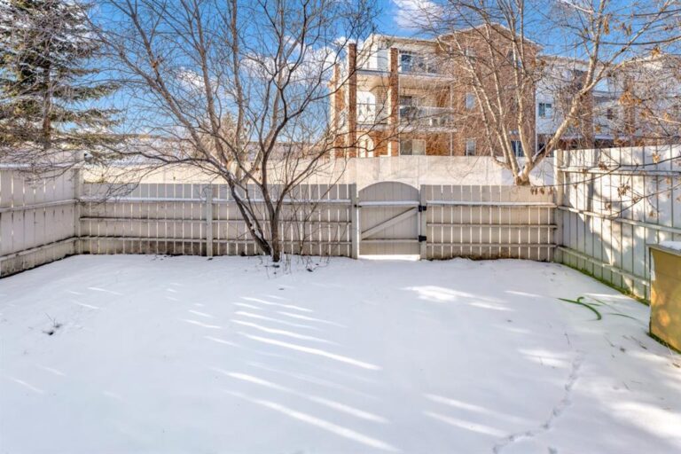 175 Manora Place NE #18