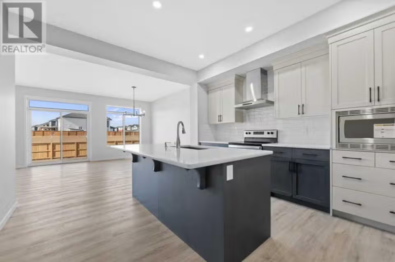 313 CORNER GLEN WAY