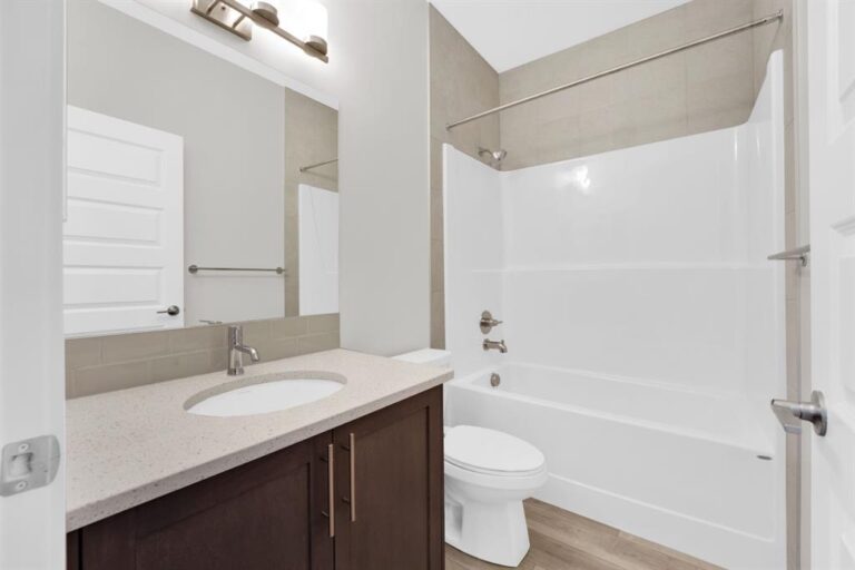 282 Homestead Terrace NE