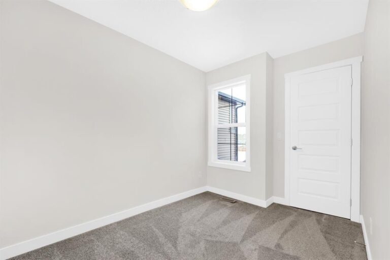 282 Homestead Terrace NE