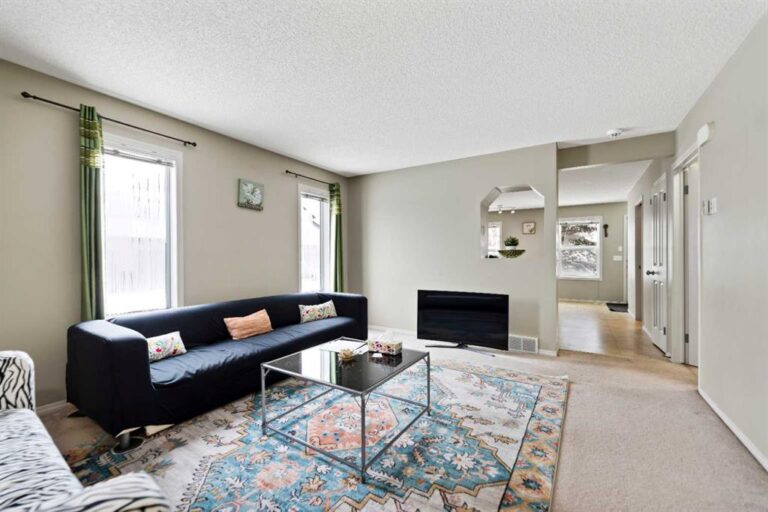 30 Panatella Street NW