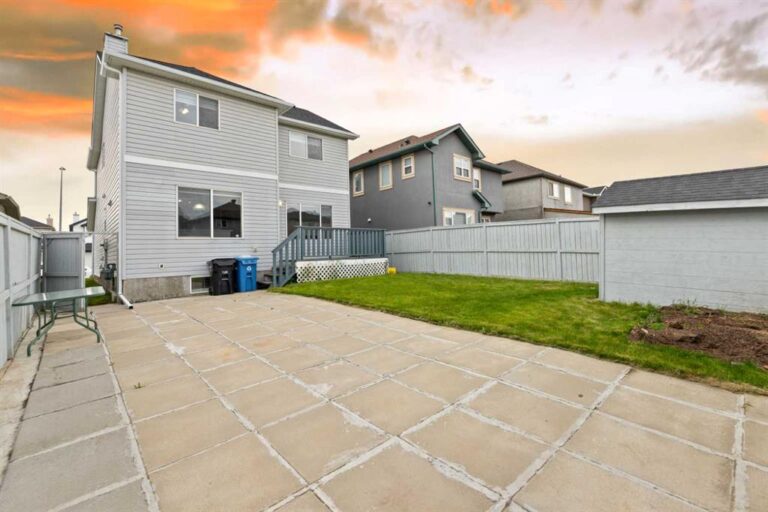 818 Martindale Boulevard NE