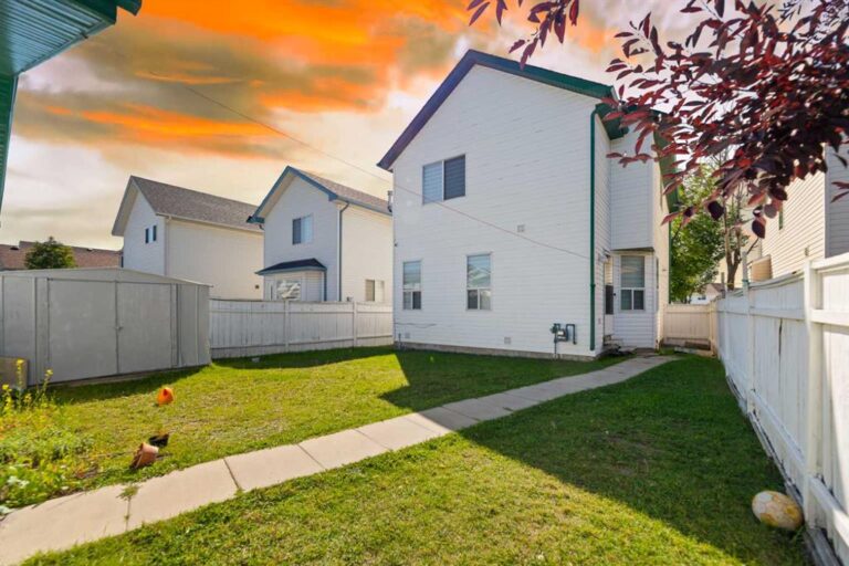 14 Tarington Park NE