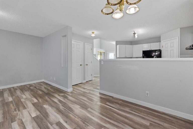 14 Tarington Park NE