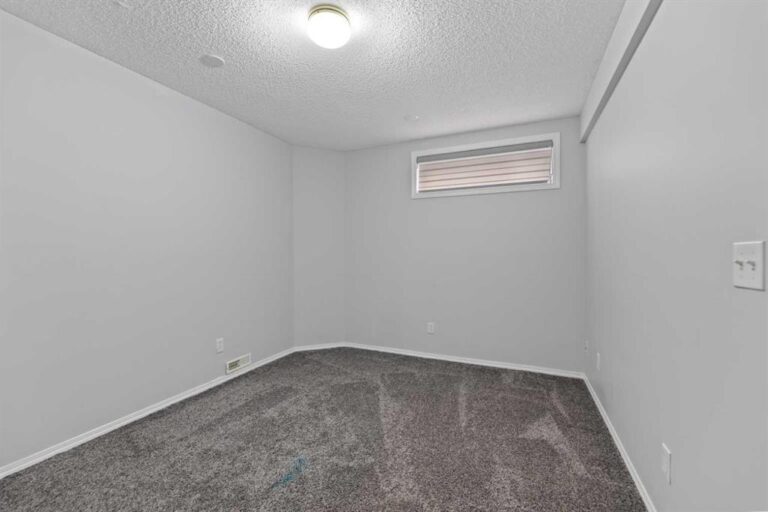 14 Tarington Park NE