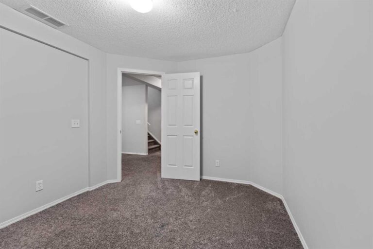 14 Tarington Park NE