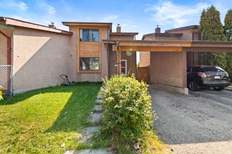 40 Pinecliff Close NE