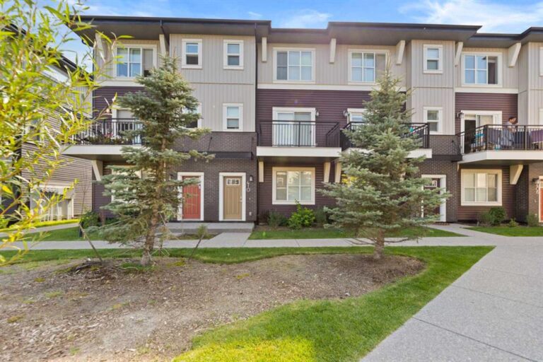 30 Cornerstone Manor NE #410
