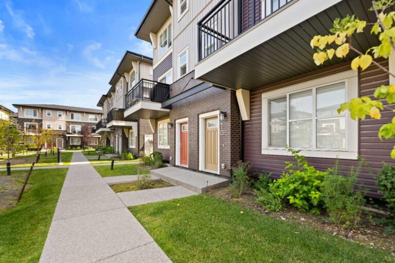 30 Cornerstone Manor NE #410