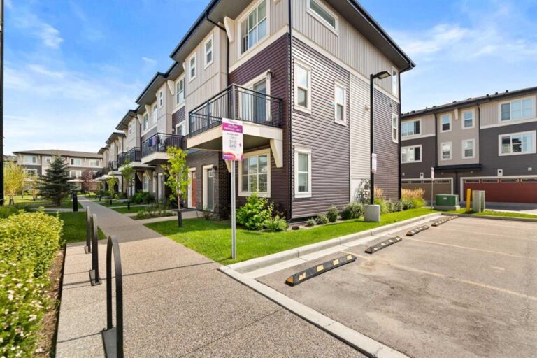 30 Cornerstone Manor NE #410