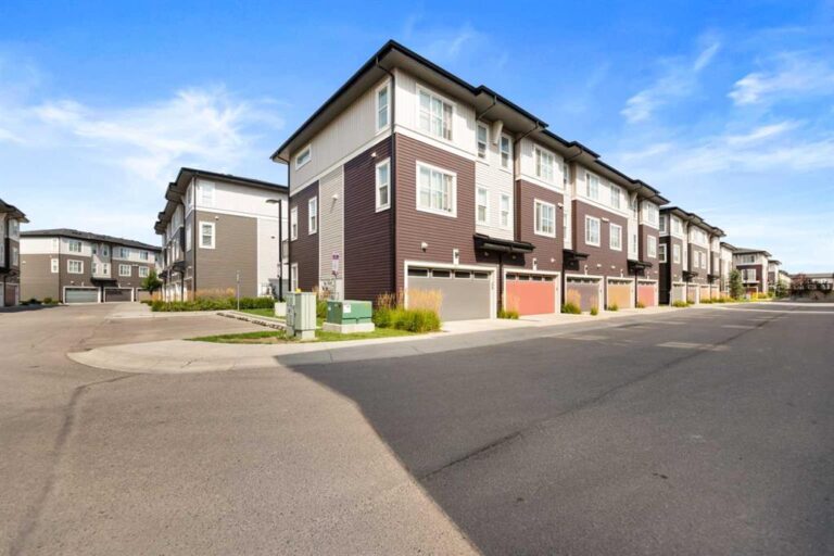 30 Cornerstone Manor NE #410