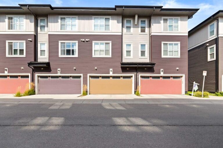 30 Cornerstone Manor NE #410