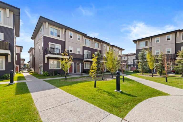 30 Cornerstone Manor NE #410