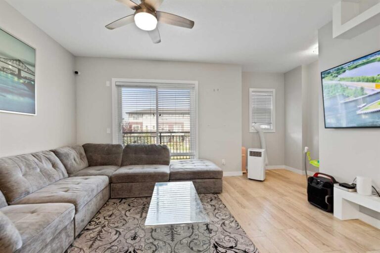 30 Cornerstone Manor NE #410