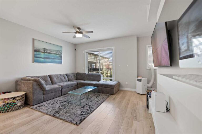 30 Cornerstone Manor NE #410