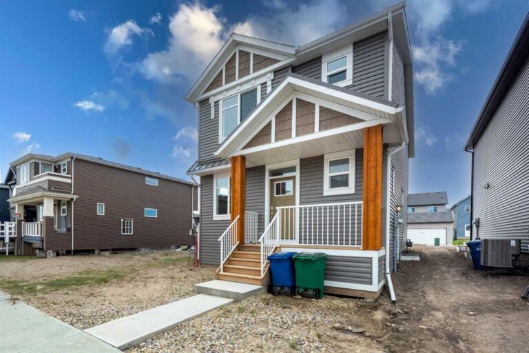 1139 Chinook Winds Circle SW