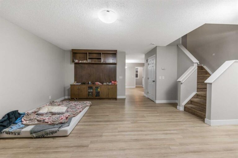 59 Saddlemont Manor NE