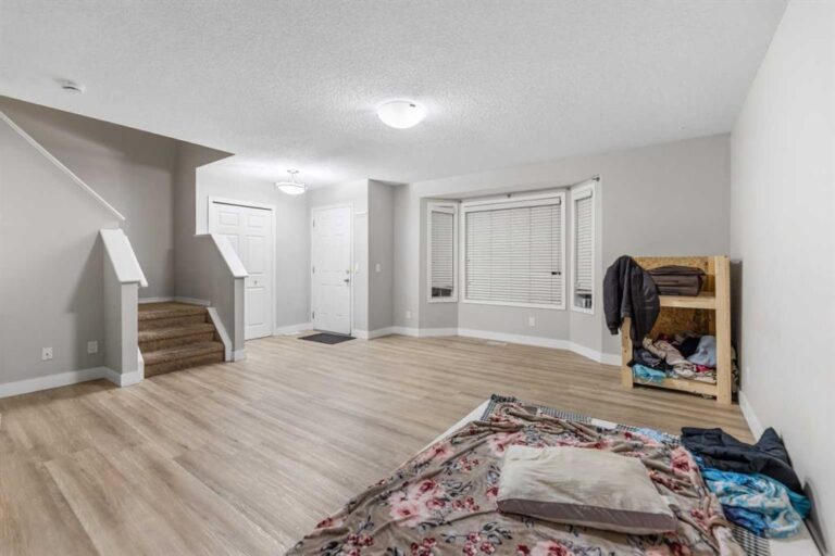 59 Saddlemont Manor NE