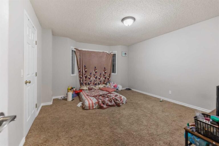 59 Saddlemont Manor NE