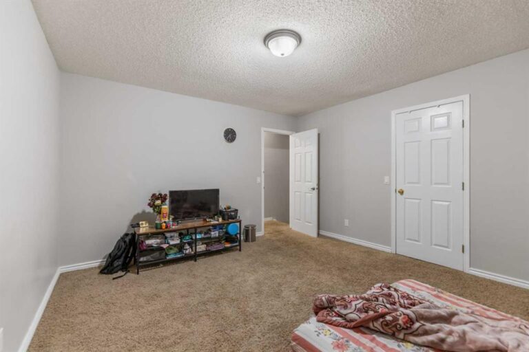 59 Saddlemont Manor NE