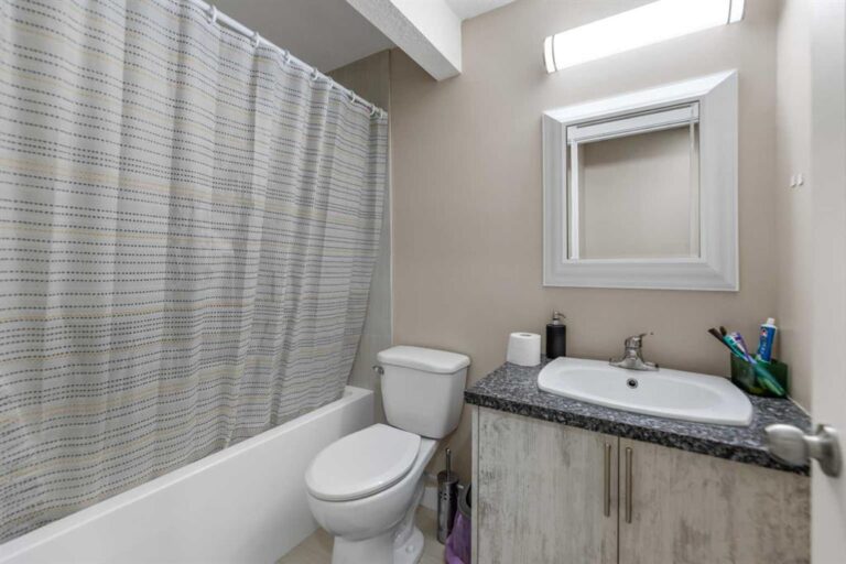 59 Saddlemont Manor NE