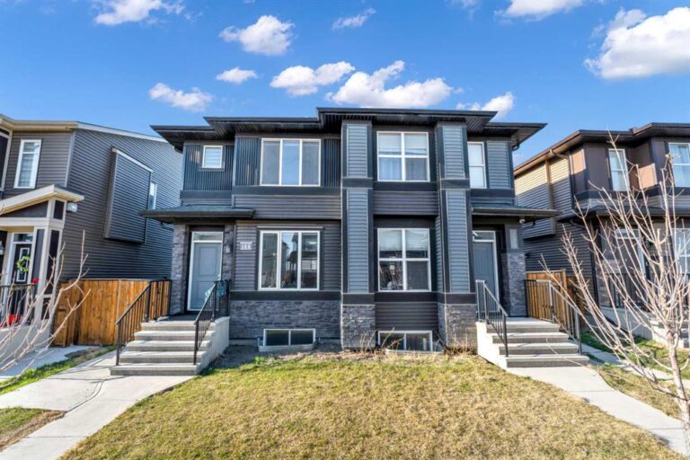 188 Corner Meadows Way NE