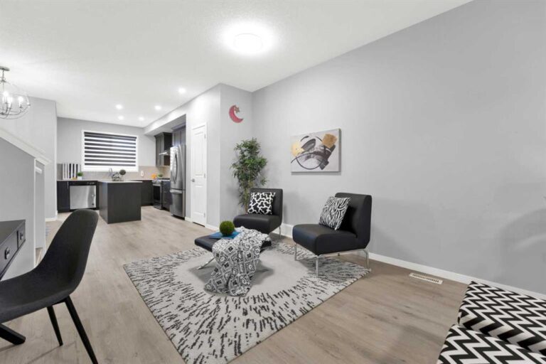 188 Corner Meadows Way NE