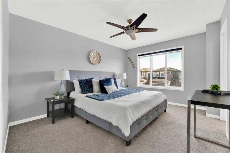 188 Corner Meadows Way NE