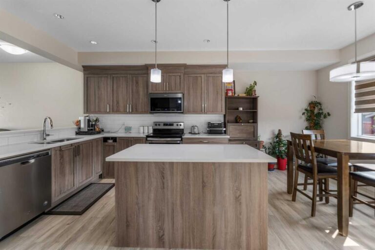 29 Saddlestone Gate NE