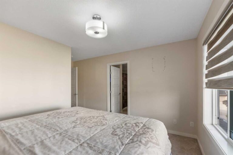 29 Saddlestone Gate NE