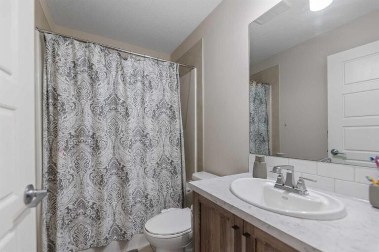 29 Saddlestone Gate NE
