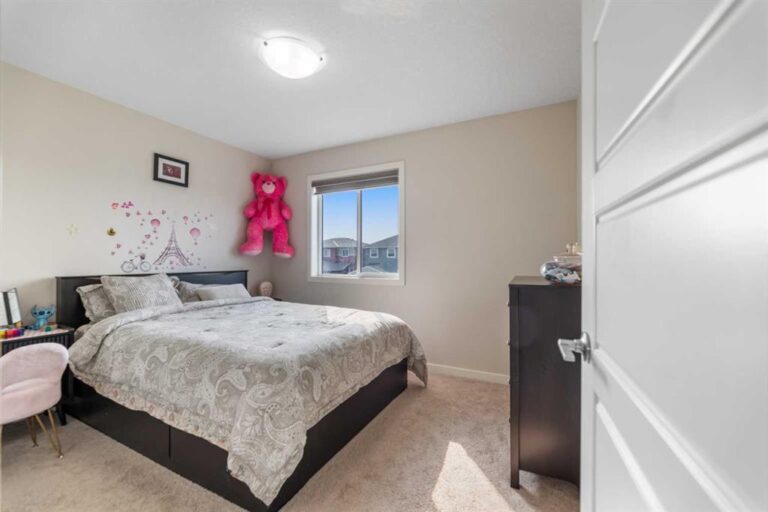 29 Saddlestone Gate NE