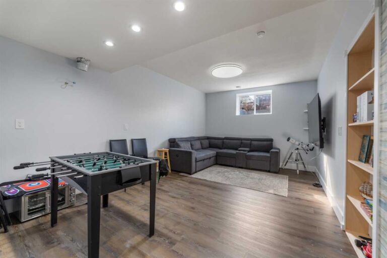29 Saddlestone Gate NE