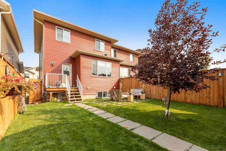 29 Saddlestone Gate NE