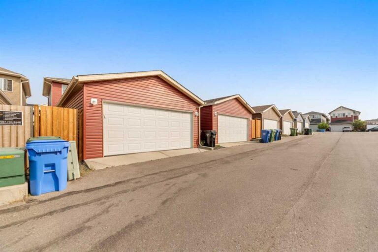29 Saddlestone Gate NE