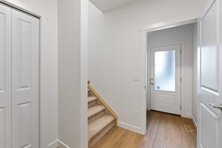 379 Homestead Grove NE