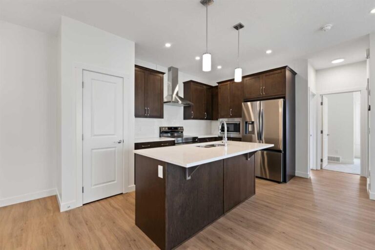 379 Homestead Grove NE