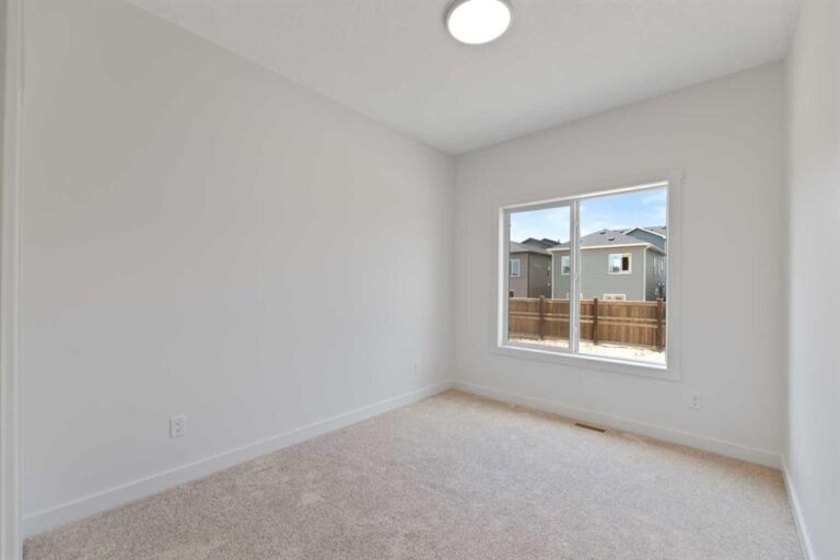 379 Homestead Grove NE