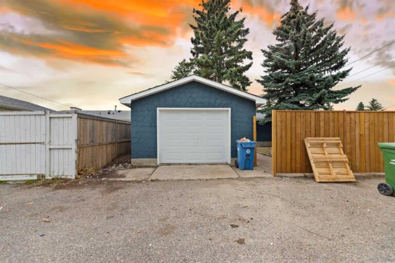 20 Mardale Crescent NE