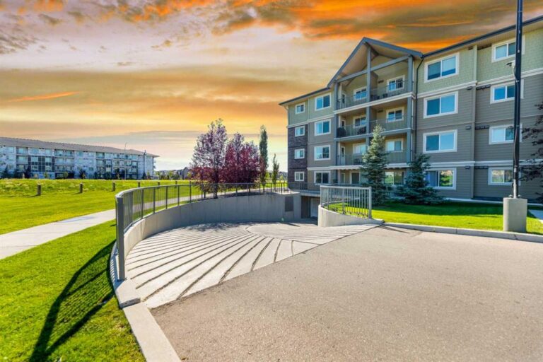 181 Skyview Ranch Manor NE #2401