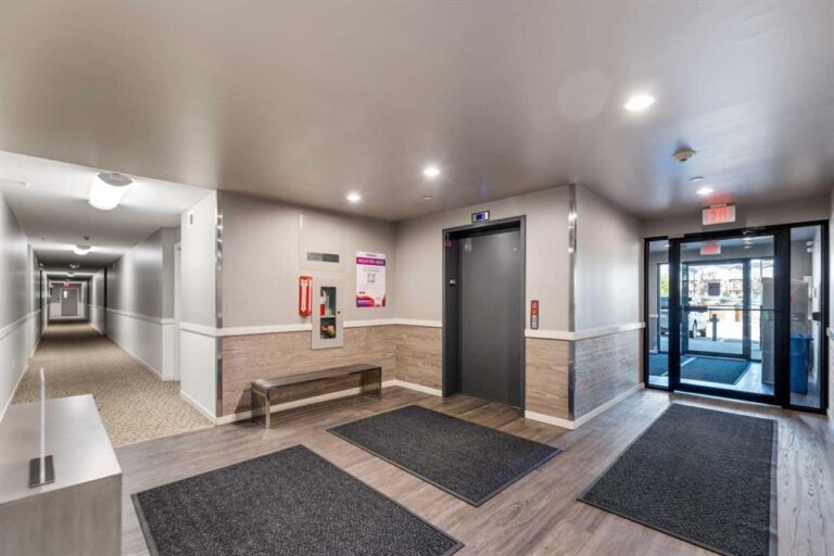 181 Skyview Ranch Manor NE #2401