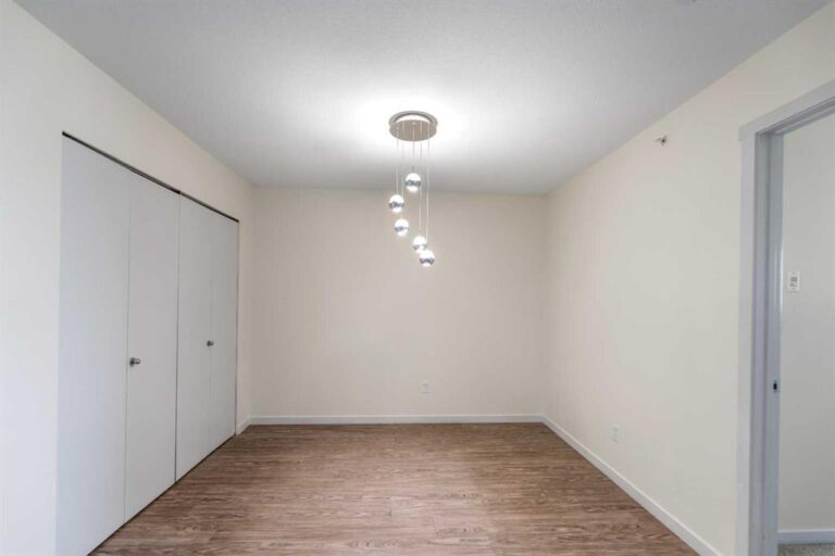 181 Skyview Ranch Manor NE #2401