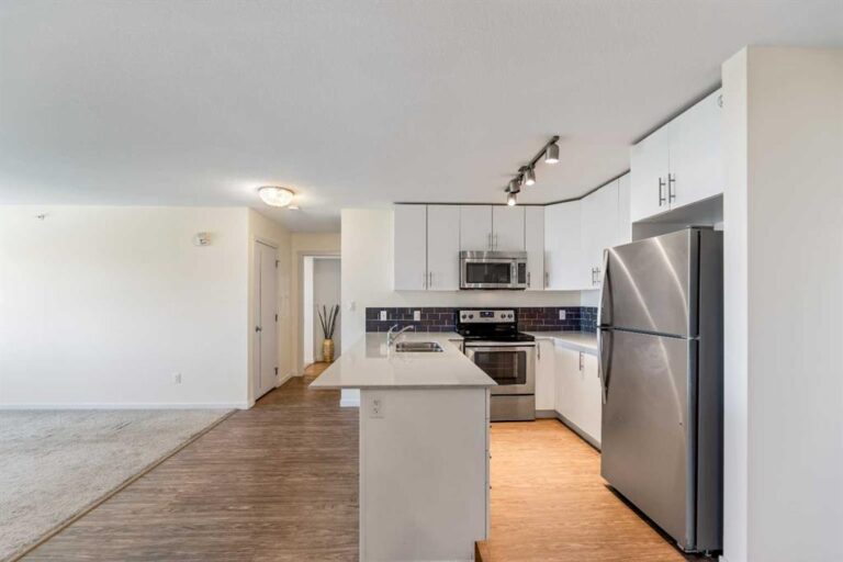 181 Skyview Ranch Manor NE #2401