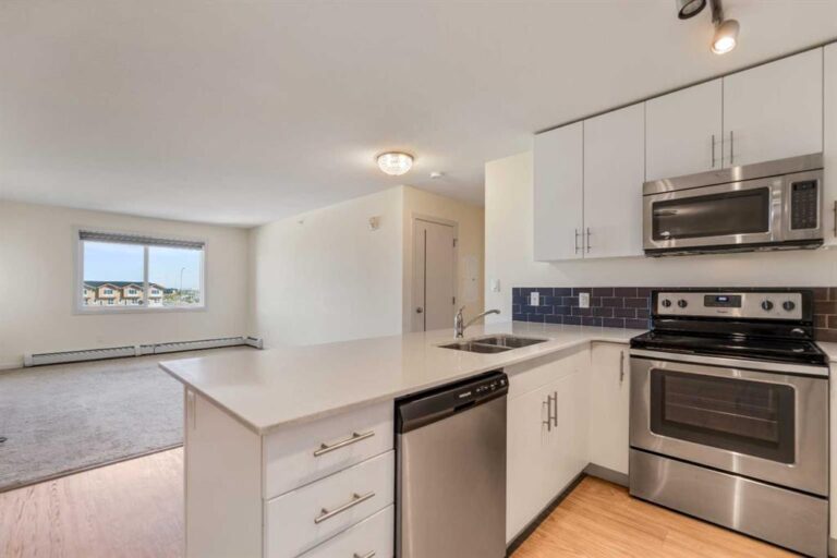 181 Skyview Ranch Manor NE #2401