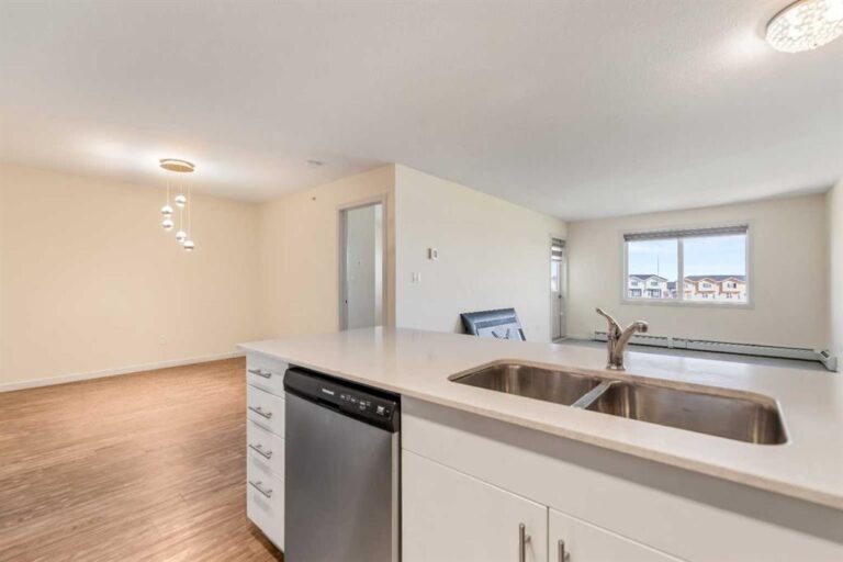 181 Skyview Ranch Manor NE #2401