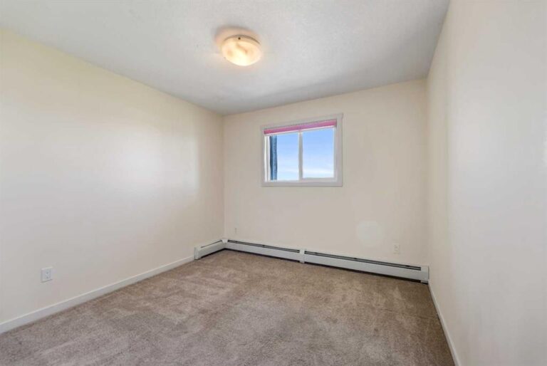 181 Skyview Ranch Manor NE #2401
