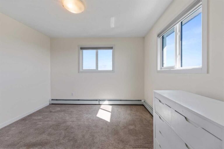 181 Skyview Ranch Manor NE #2401