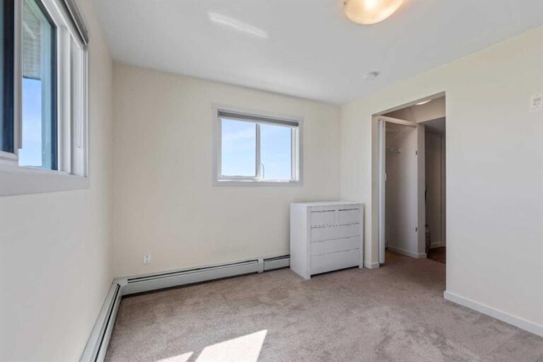 181 Skyview Ranch Manor NE #2401