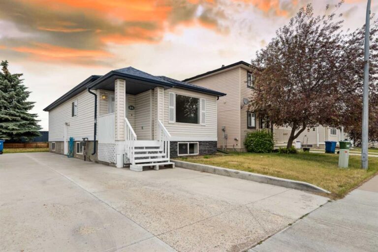 84 Woodside Circle NW